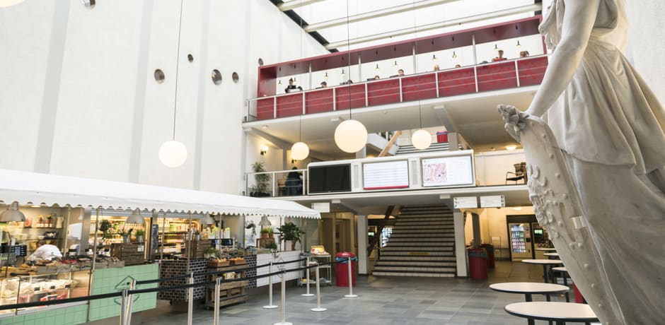 De hal van de Oudemanhuispoort.